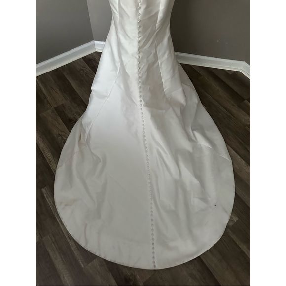 Carolina Herrera Hazel Wedding dress - Picture 8 of 11